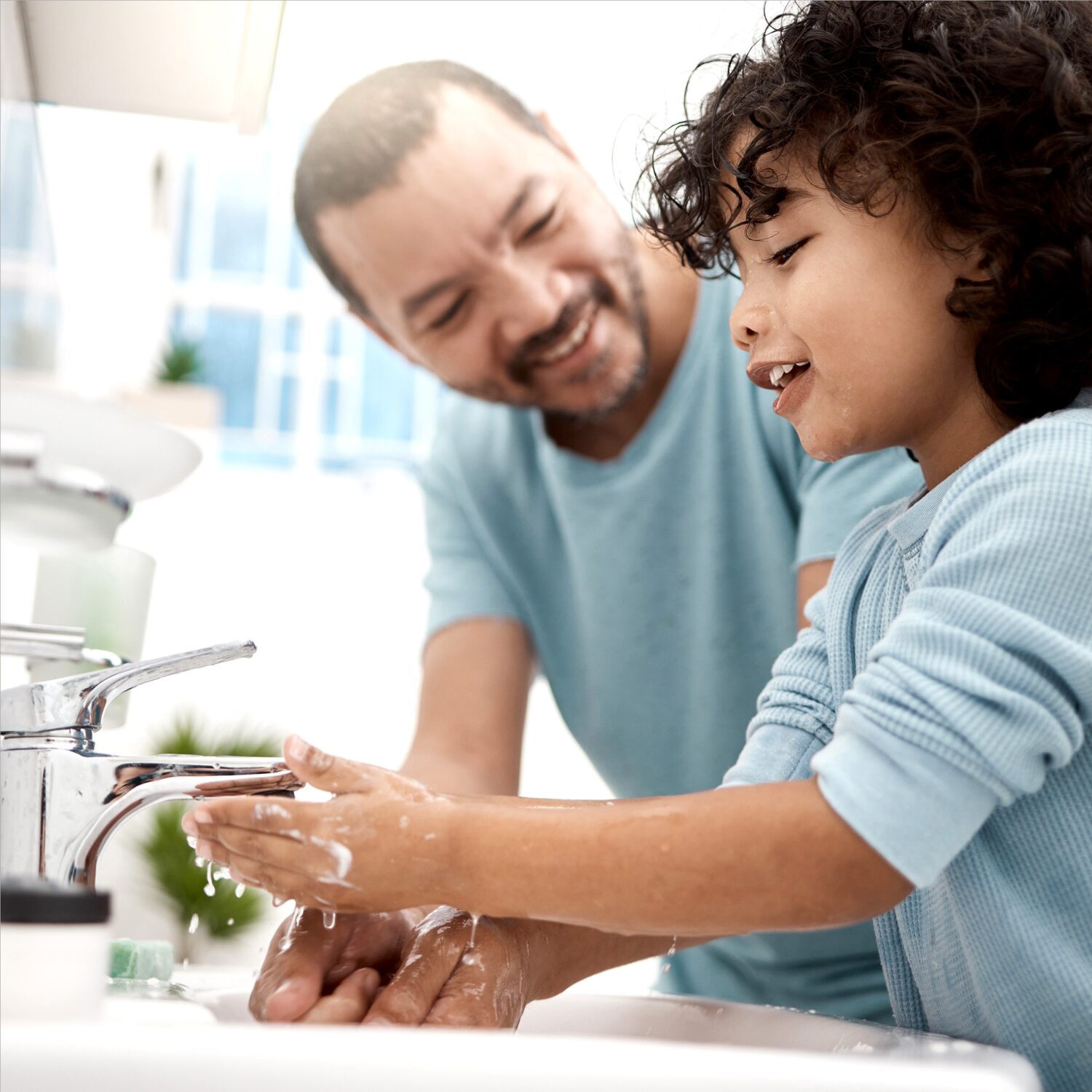 PALMOLIVE antibakteriális pumpás folyékony szappan 300 ml