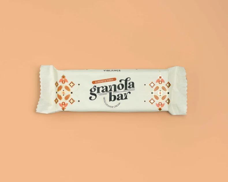 Viblance Almond & Tonka granola bar