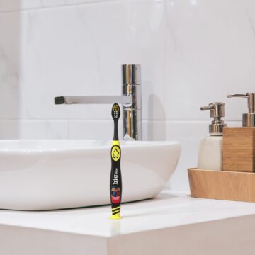 Colgate gyerek fogkefe 6-9 Big Kids Smile Duo